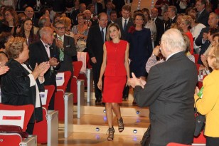 Reina Letizia asociación contra el cancer